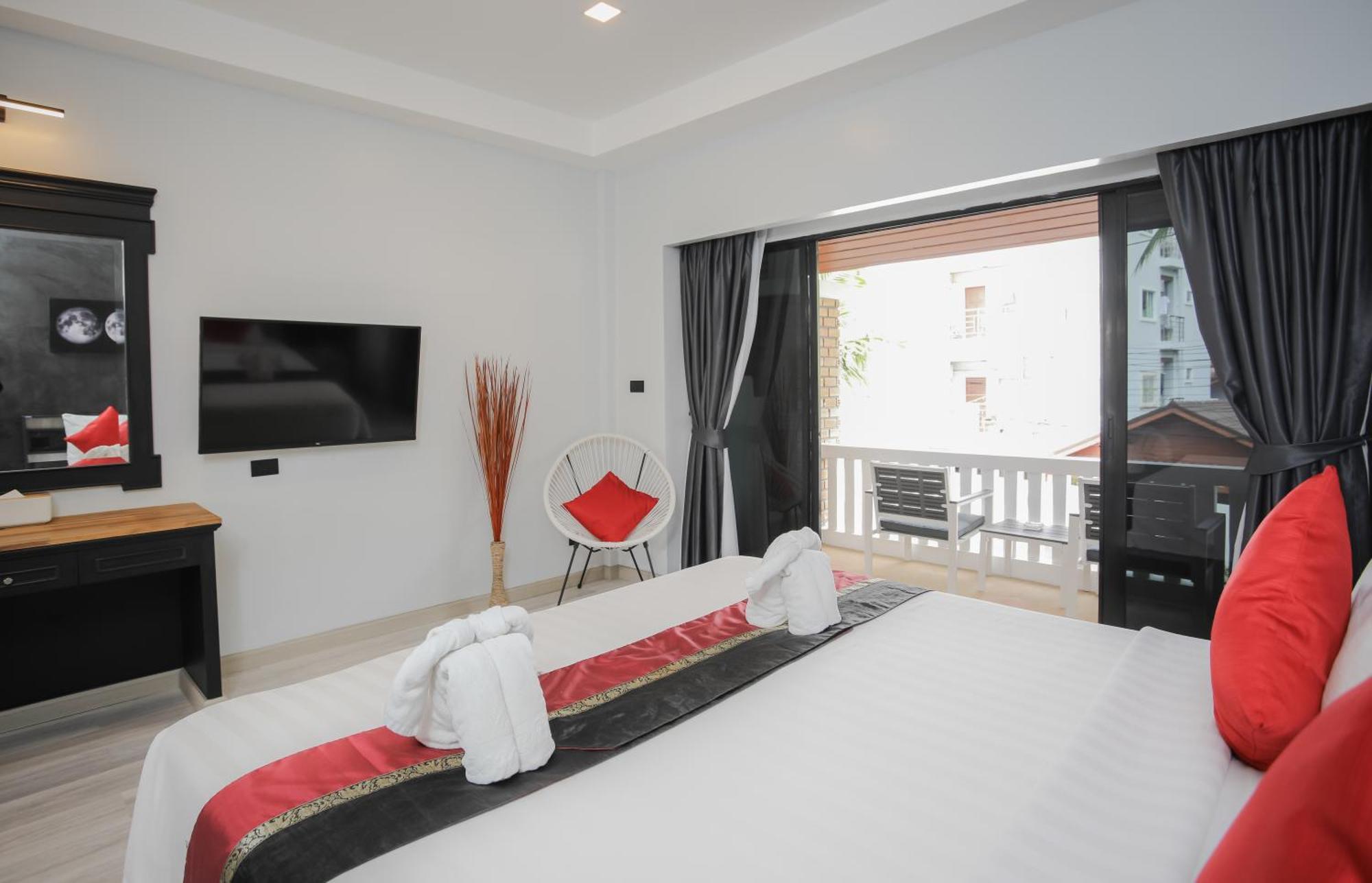 Etk Patong Resort Exterior photo