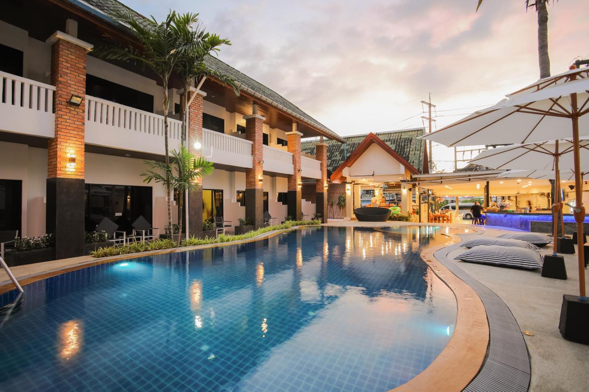 Etk Patong Resort Exterior photo